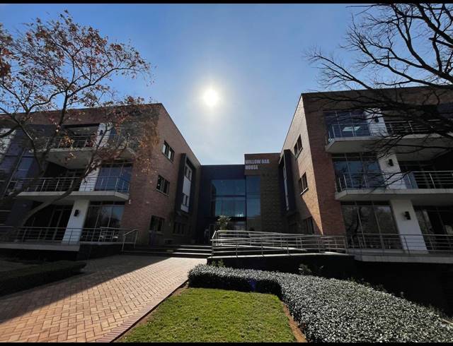 669M² OFFICE TO LET IN BRYANSTON